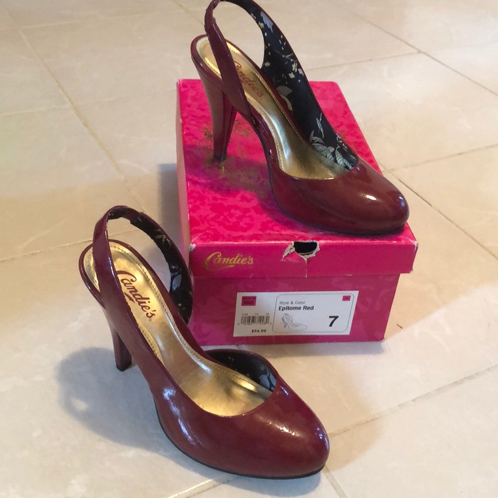 Medium heeled shoe